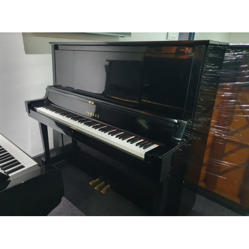 Yamaha W102 Upright Piano